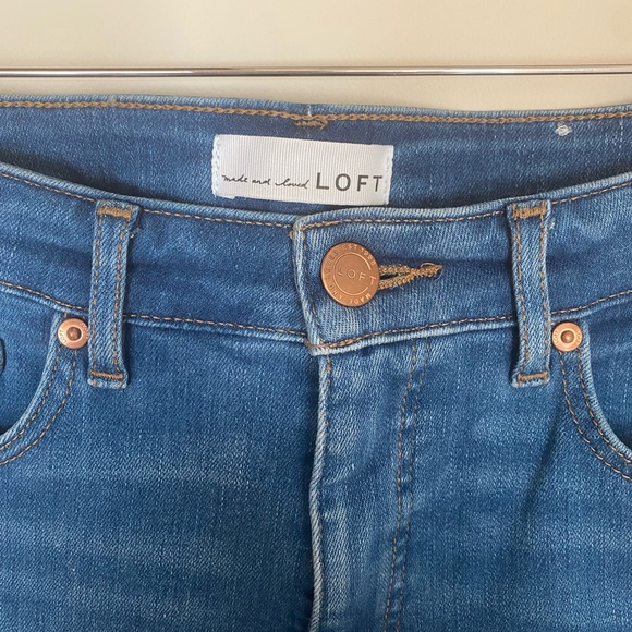 LOFT curvy high waist flare chewed crop blue denim jeans 27 / 4 - Picture 4 of 6